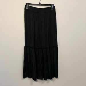 Maxi long length pleated skirt black elastic waistband whimsy goth fairy witchy